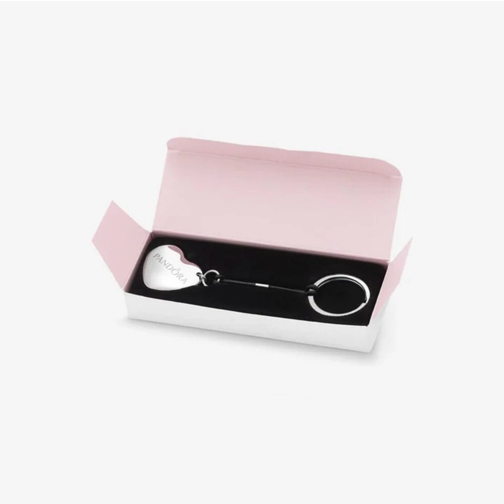 Pandora Silver Heart Key Holder Keychain - Picture 3 of 4
